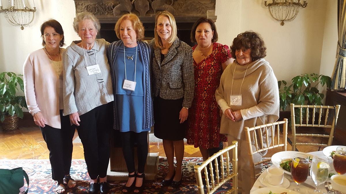 SandhillsWomansExchangeVolunteers